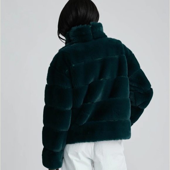 NVLT EVA HOLIDAY COAT SIZE L IN EMERALD GREEN COLOR - Picture 5 of 8